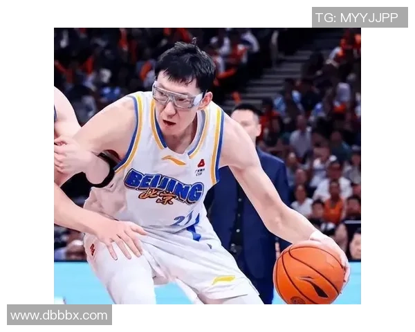 周琦半场表现出色贡献六分三板两助攻一封盖正负值十的精彩数据分析